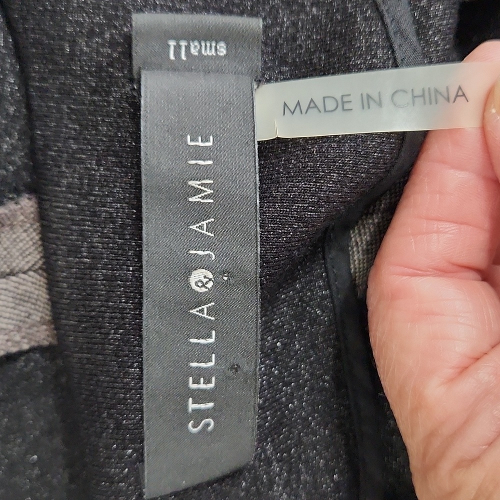 Stella & Jamie from Berdorf Goodman w/ leather sleeves, short cardigan sweater - Picture 7 of 8